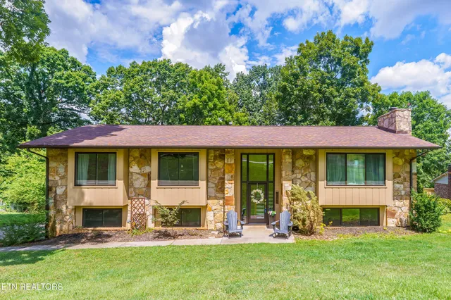 $465,000 | 2647 May Avenue, Maryville, TN 37804