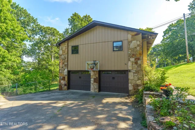 $465,000 | 2647 May Avenue, Maryville, TN 37804