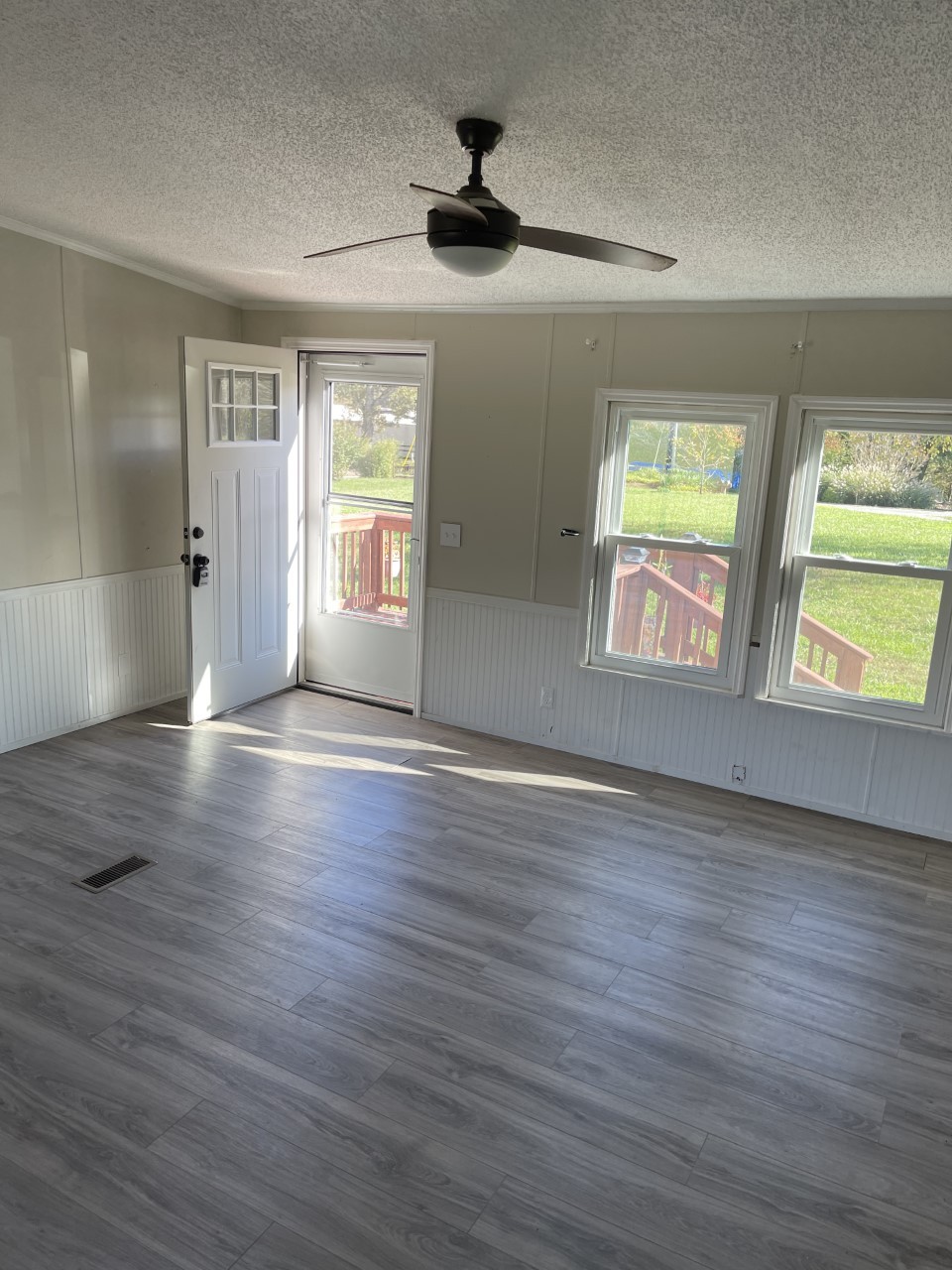 407 Stage Road Charlotte, TN 37036 - Photo 7 of 8 Gallery Image 7