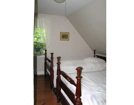 40 Chestnut Hill Road Orange, MA 01364 - Photo 20 of 22 a view of a hallway with furniture