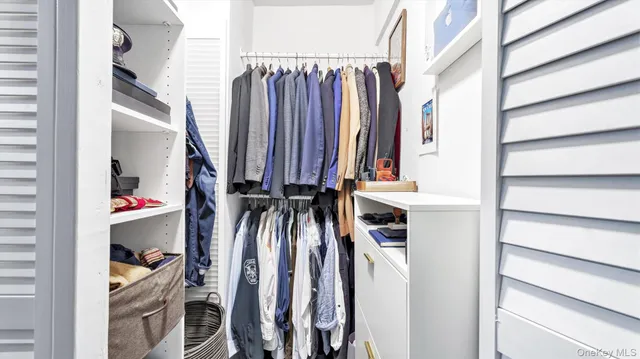 $348,000 | 30 Grace Avenue, Unit 2F, Great Neck, NY 11021