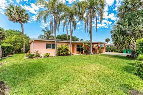 $590,000 | 214 South Orlando Avenue, Cocoa Beach, FL 32931