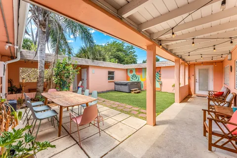 $590,000 | 214 South Orlando Avenue, Cocoa Beach, FL 32931