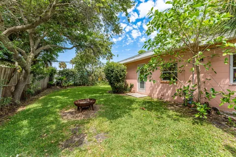 $590,000 | 214 South Orlando Avenue, Cocoa Beach, FL 32931