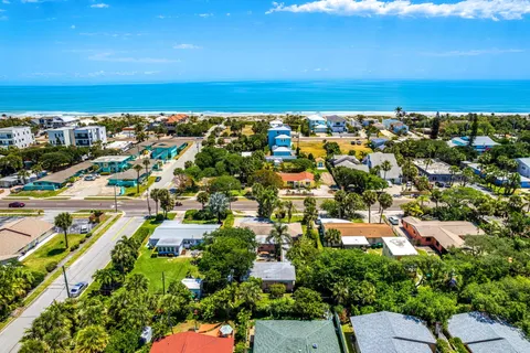 $590,000 | 214 South Orlando Avenue, Cocoa Beach, FL 32931
