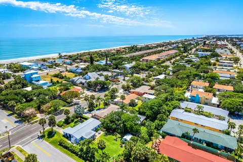 $590,000 | 214 South Orlando Avenue, Cocoa Beach, FL 32931