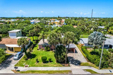 $590,000 | 214 South Orlando Avenue, Cocoa Beach, FL 32931
