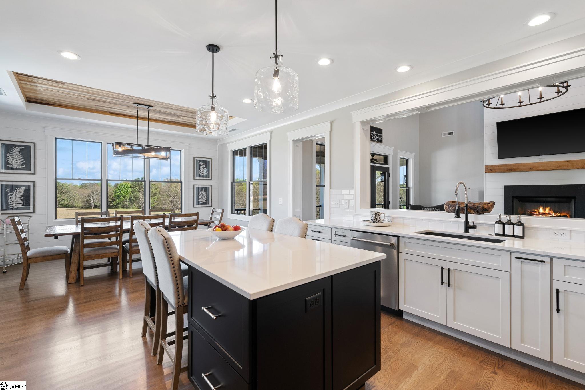 5400 Highway 14 Landrum, SC 29356 - Photo 14 of 36