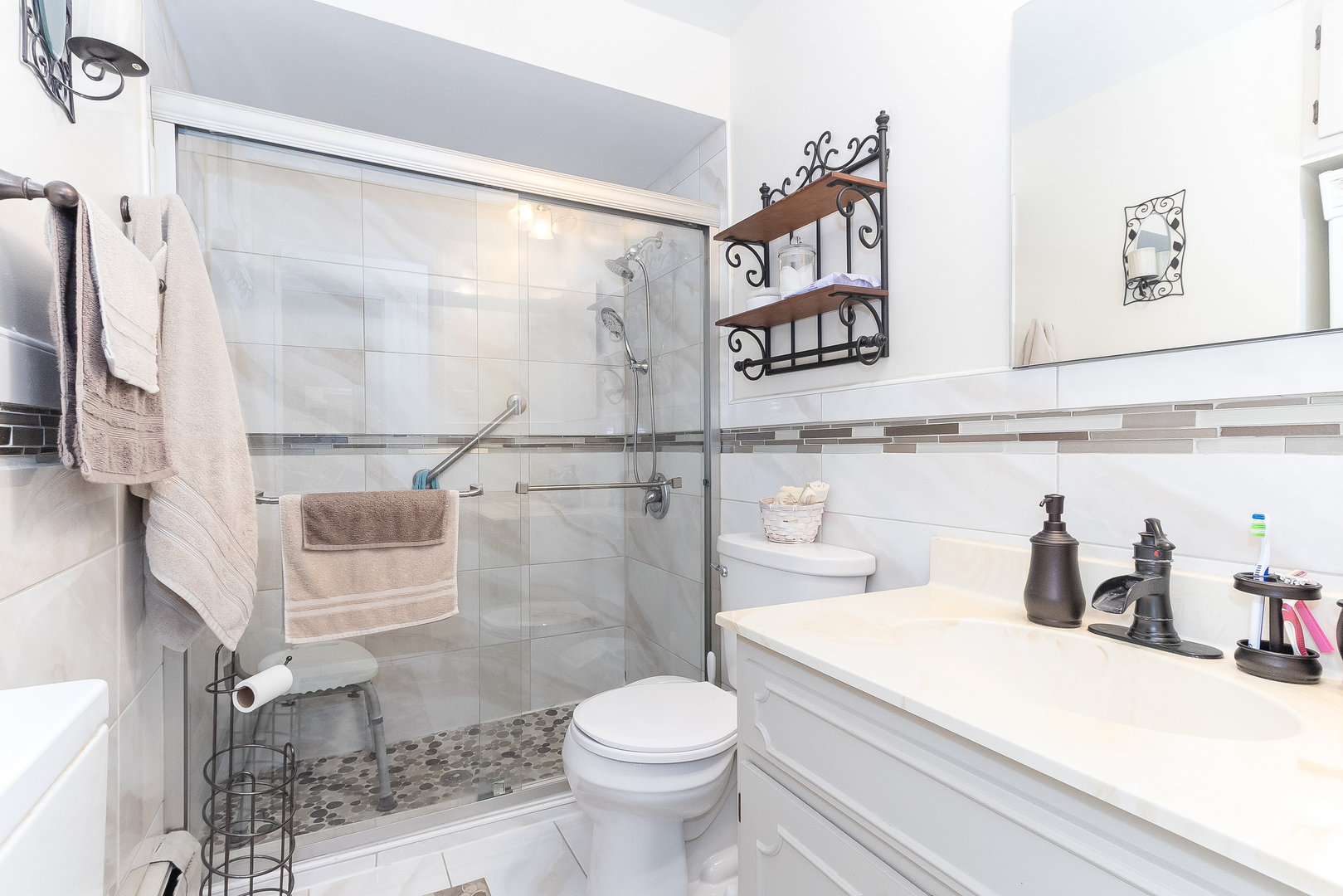 7104 98th Street, Unit 302 Chicago Ridge, IL 60415 - Photo 14 of 24 Gallery Image 14