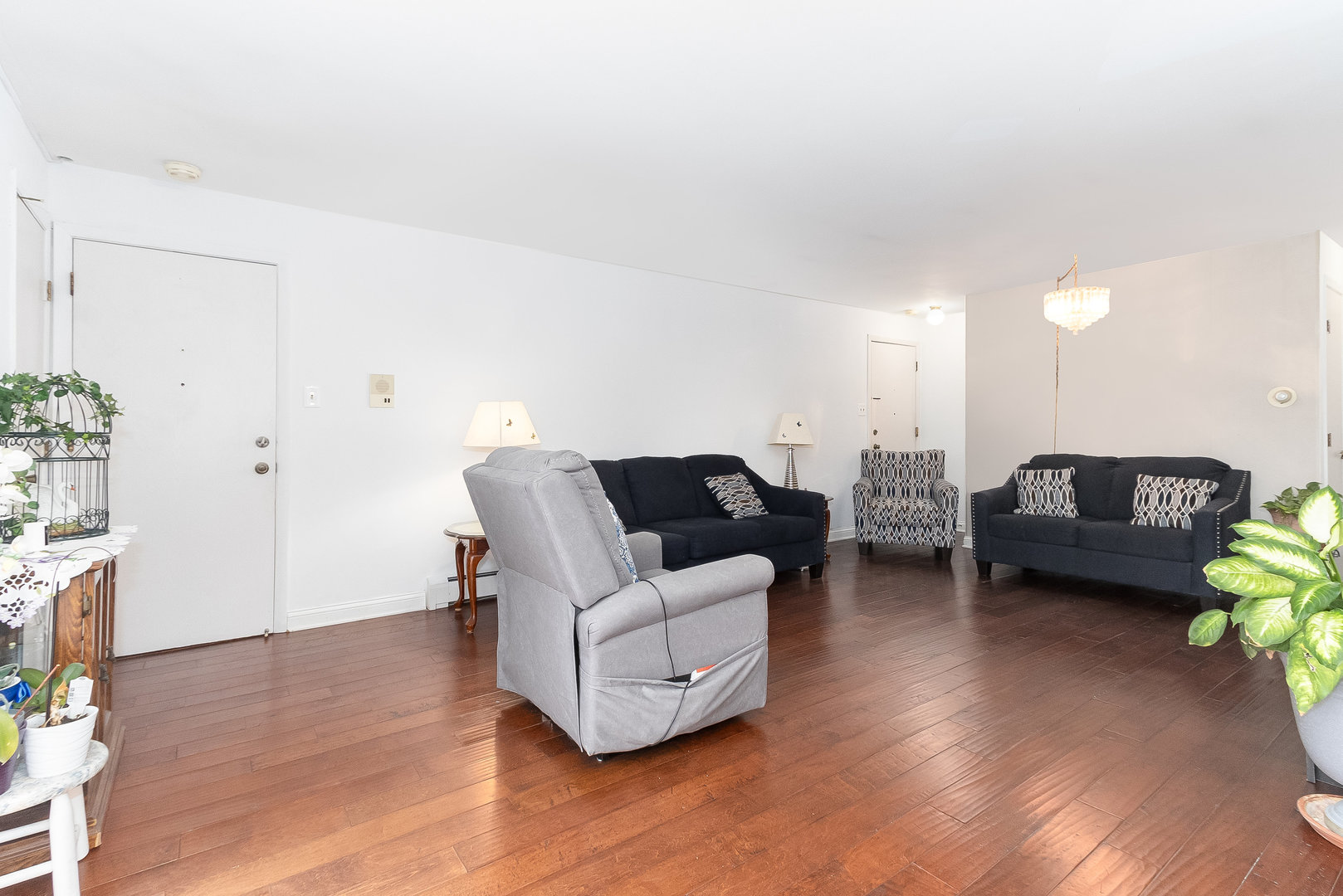 7104 98th Street, Unit 302 Chicago Ridge, IL 60415 - Photo 4 of 24 Gallery Image 4
