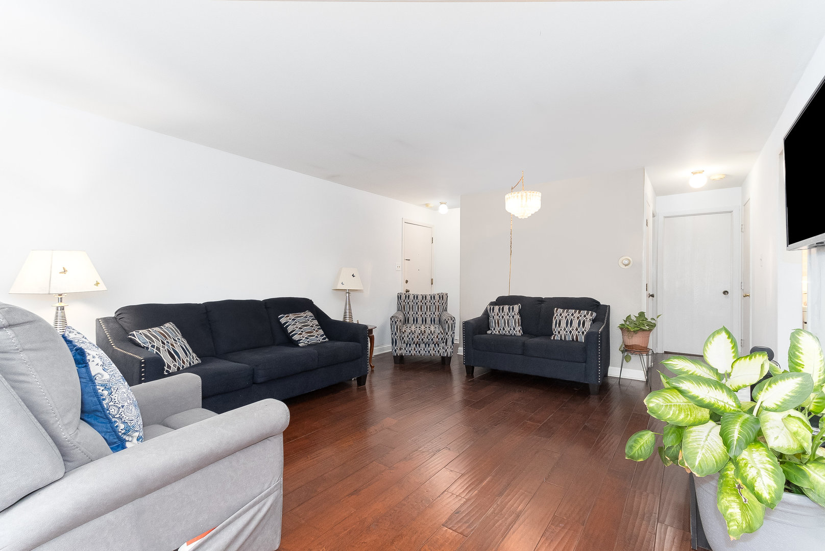 7104 98th Street, Unit 302 Chicago Ridge, IL 60415 - Photo 8 of 24 Gallery Image 8