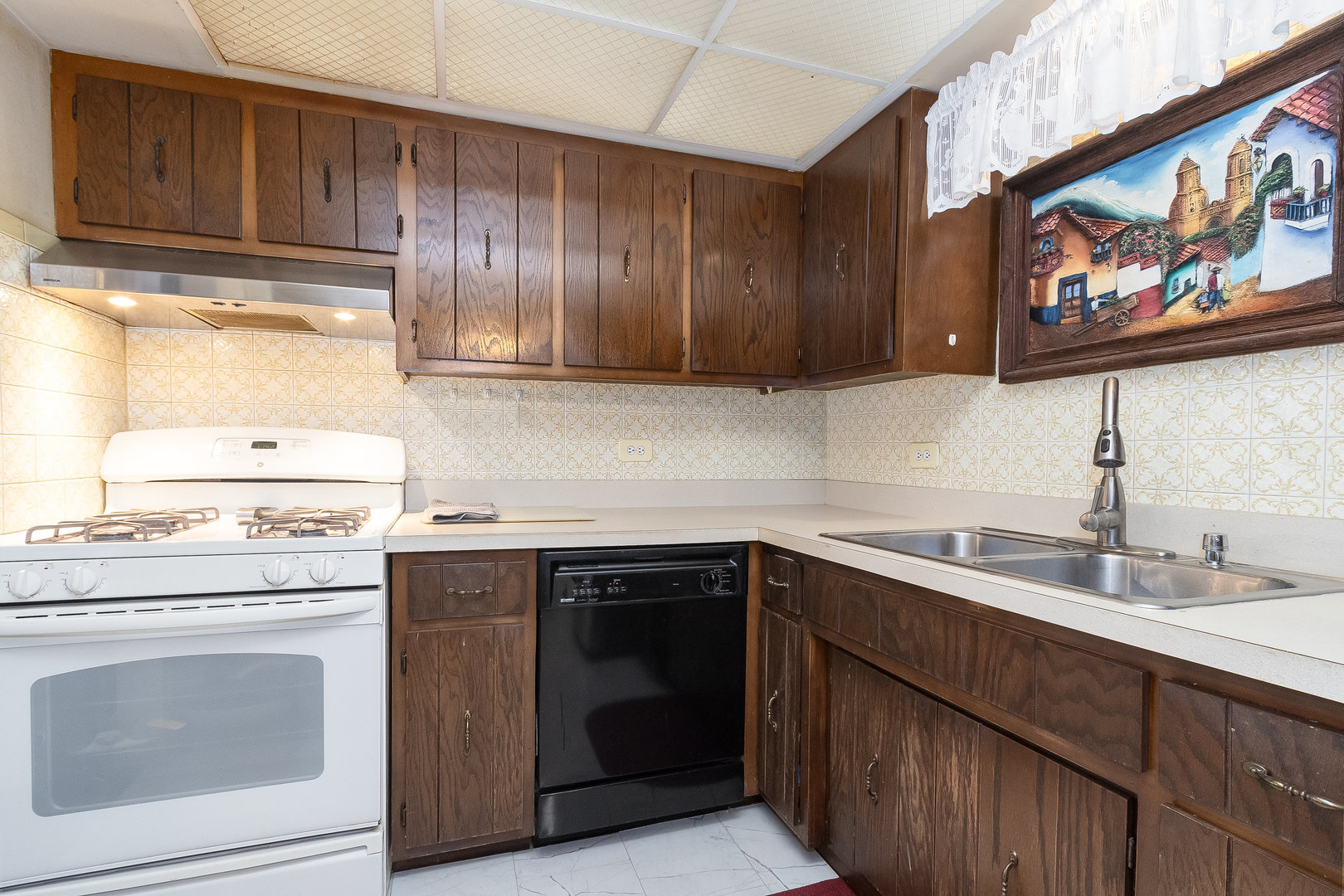 7104 98th Street, Unit 302 Chicago Ridge, IL 60415 - Photo 9 of 24 Gallery Image 9