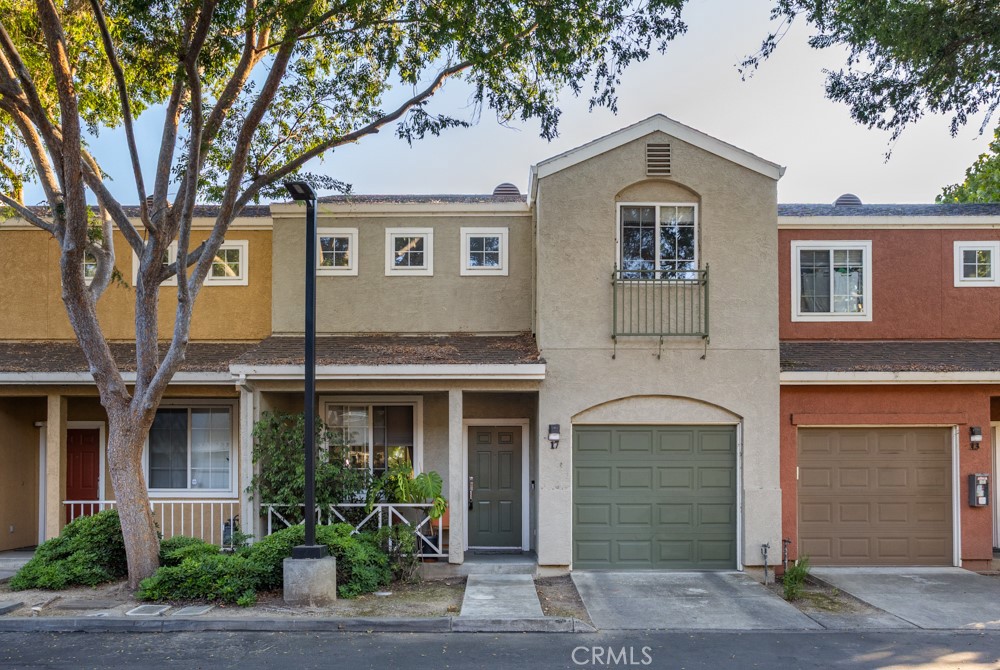 17 Carnegie Square San Jose, CA 95116 - Photo 1 of 1 a front view of a house with garden