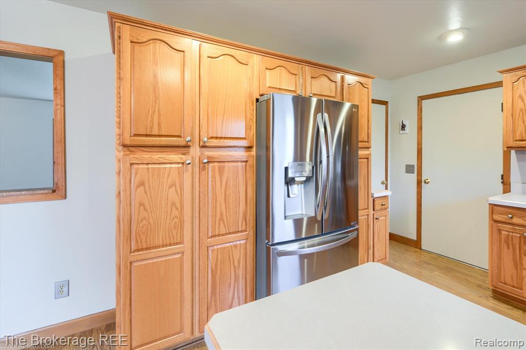 418 Windmill Point Drive Flushing, MI 48433 - Photo 8 of 28