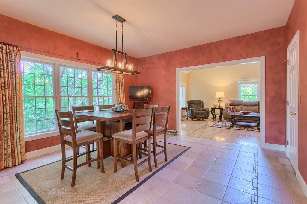 28 Robinson Road Westford, MA 01886 - Photo 14 of 30 Gallery Image 14