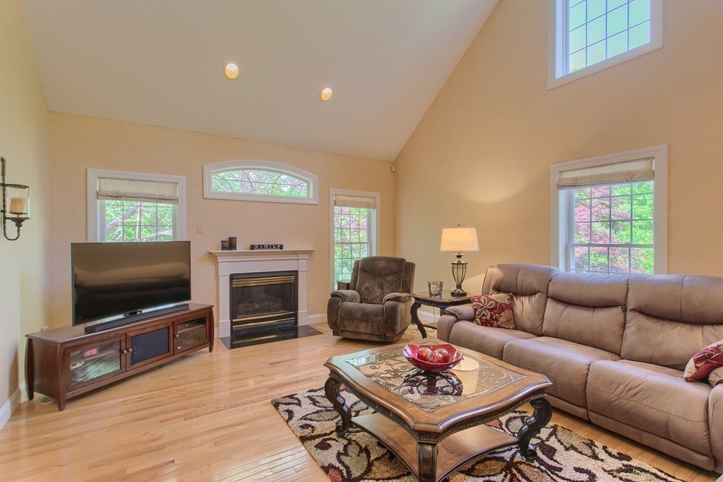 28 Robinson Road Westford, MA 01886 - Photo 15 of 30 Gallery Image 15
