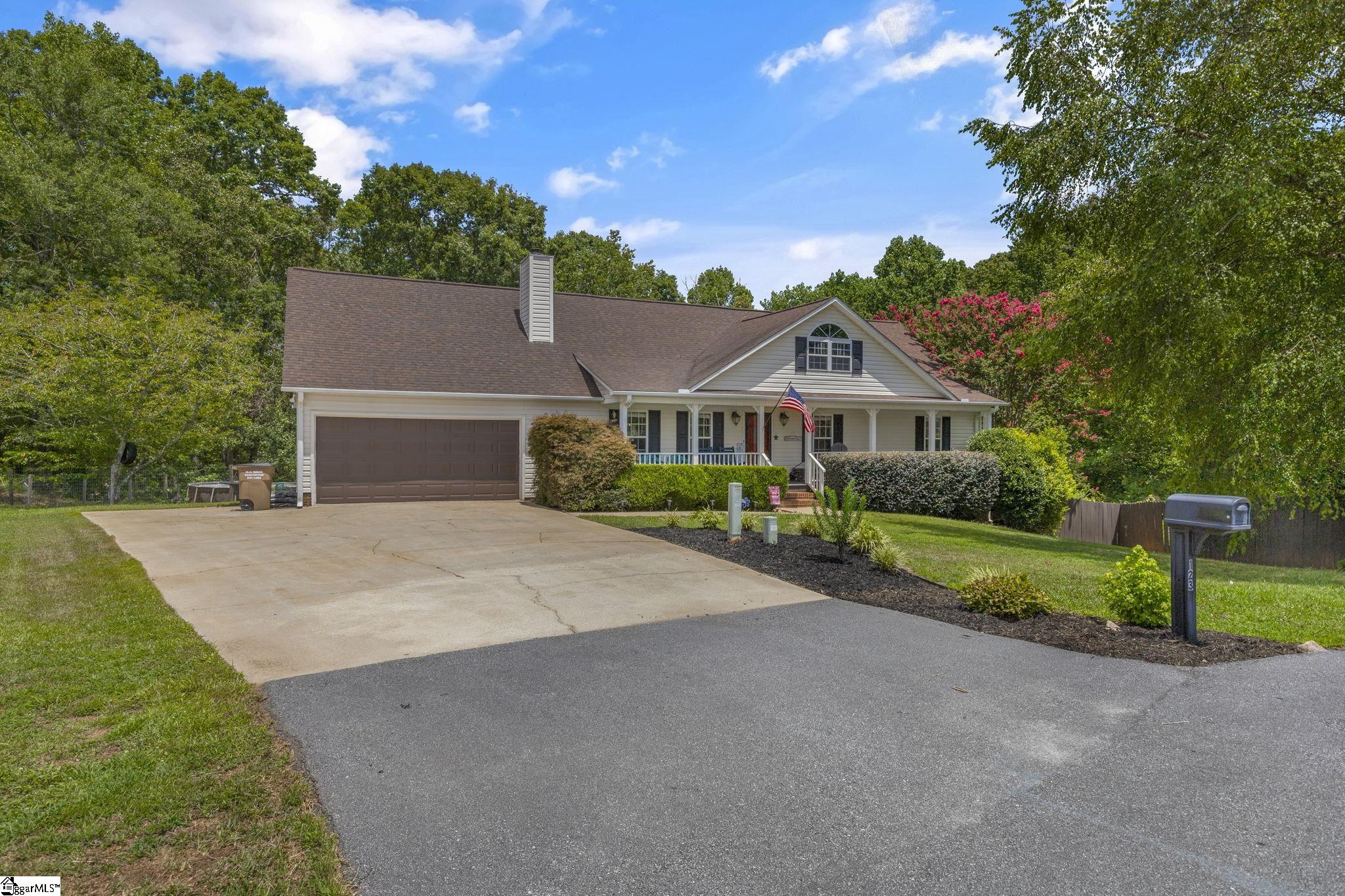 123 Crompton Drive Pelzer, SC 29669 - Photo 2 of 39