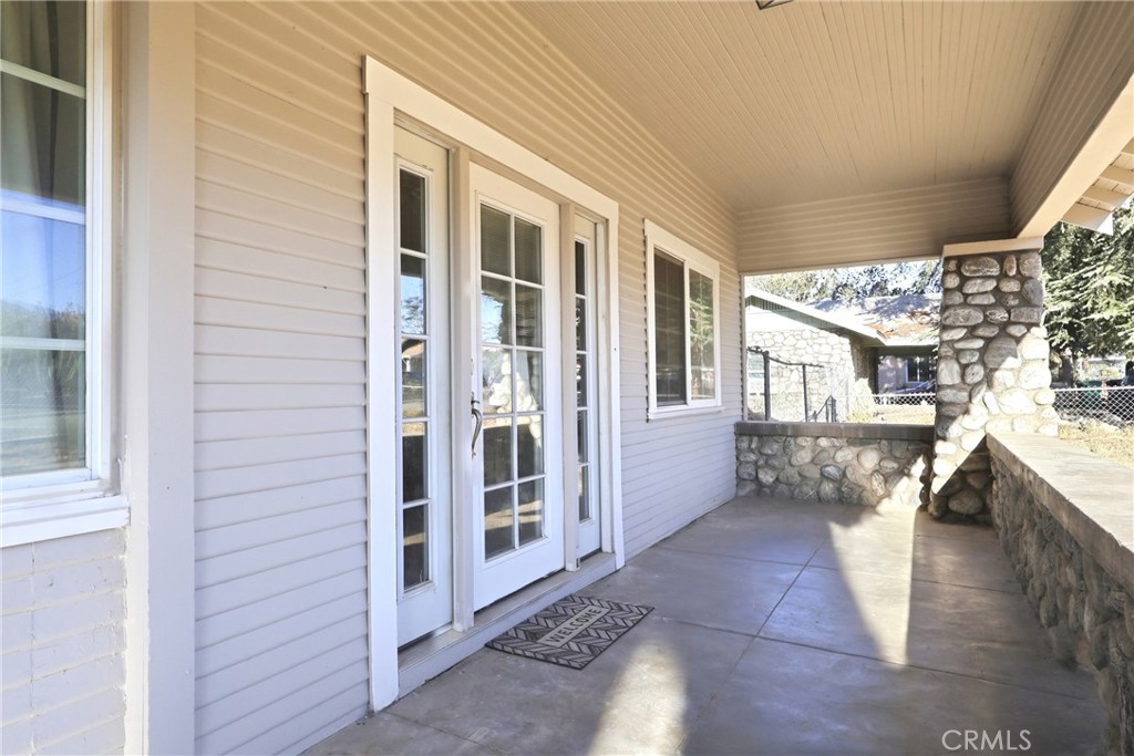 292 East George Street Banning, CA 92220 - Photo 2 of 31 Front Porch
