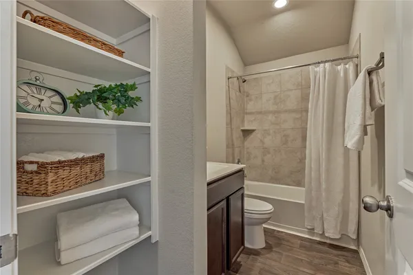 $2,049 | 13959 Leigh Lake Lane, Conroe, TX 77384