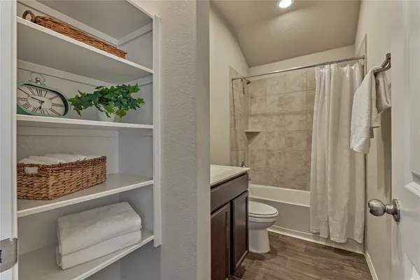 $2,049 | 13959 Leigh Lake Lane, Conroe, TX 77384