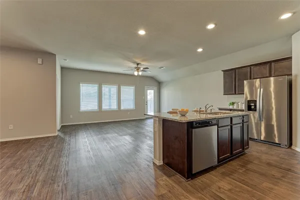 $2,049 | 13959 Leigh Lake Lane, Conroe, TX 77384