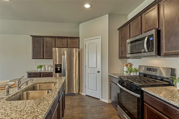 $2,049 | 13959 Leigh Lake Lane, Conroe, TX 77384