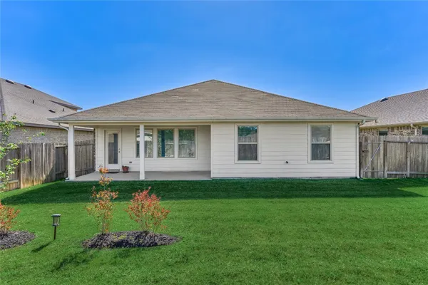 $2,049 | 13959 Leigh Lake Lane, Conroe, TX 77384