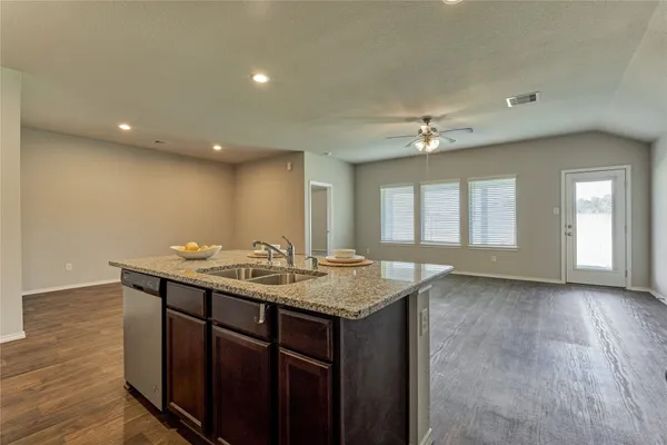 $2,049 | 13959 Leigh Lake Lane, Conroe, TX 77384