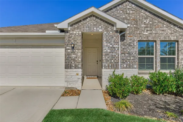 $2,049 | 13959 Leigh Lake Lane, Conroe, TX 77384