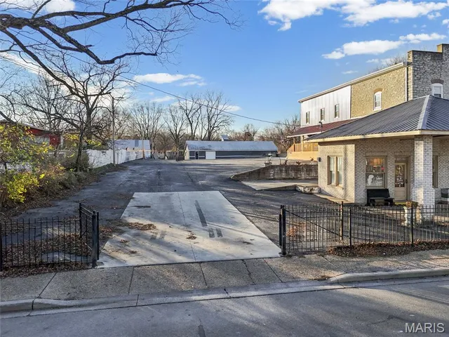 $599,900 | 305 North Main Street, Ste. Genevieve, MO 63670