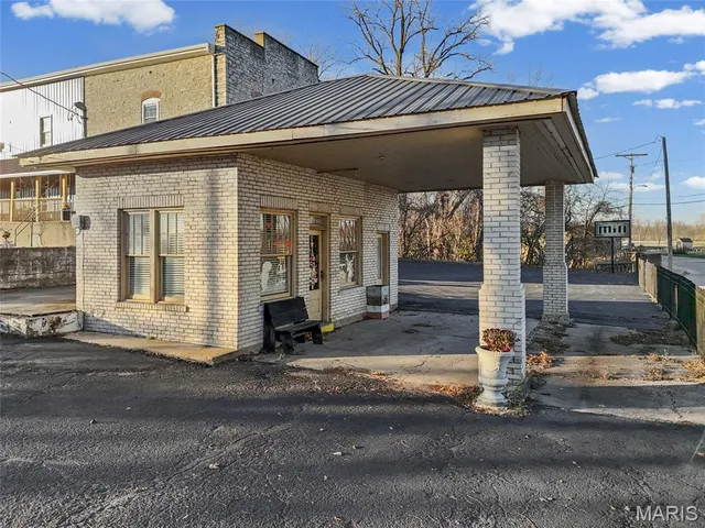 $599,900 | 305 North Main Street, Ste. Genevieve, MO 63670