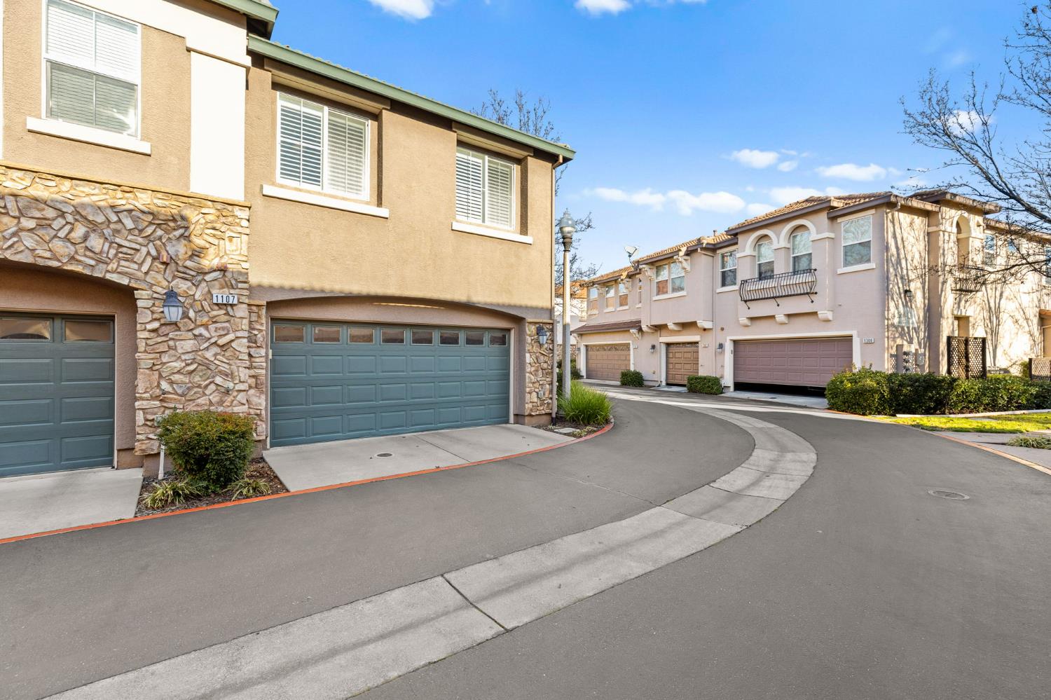 1107 Hudson Circle Lincoln, CA 95648 - Photo 48 of 51 a front view of a house with a yard and garage