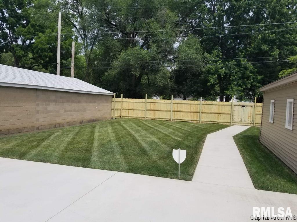 2428 South Walnut Street Springfield, IL 62704 - Photo 24 of 32