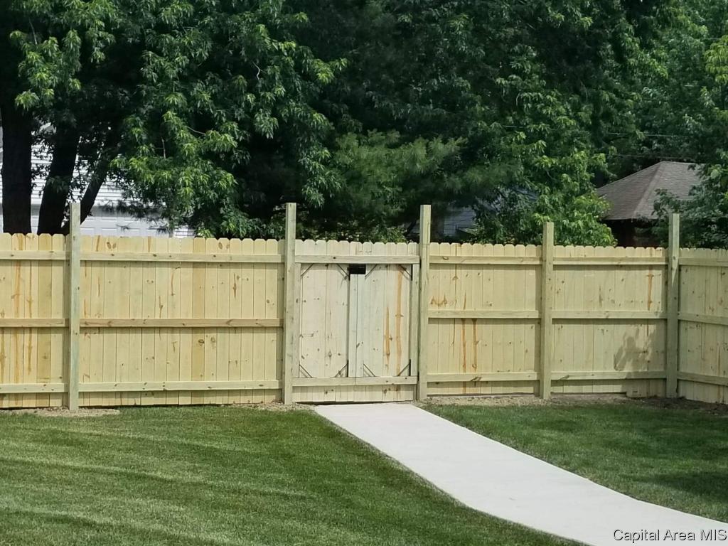 2428 South Walnut Street Springfield, IL 62704 - Photo 25 of 32