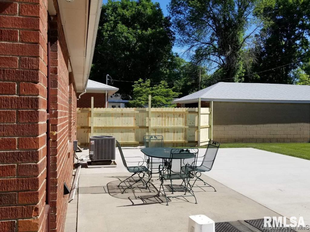 2428 South Walnut Street Springfield, IL 62704 - Photo 26 of 32