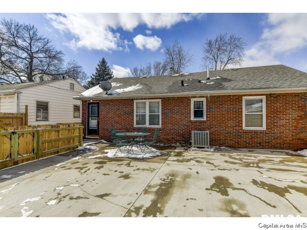 2428 South Walnut Street Springfield, IL 62704 - Photo 29 of 32
