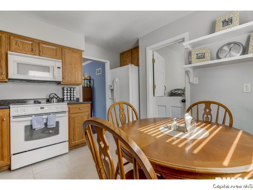 2428 South Walnut Street Springfield, IL 62704 - Photo 9 of 32