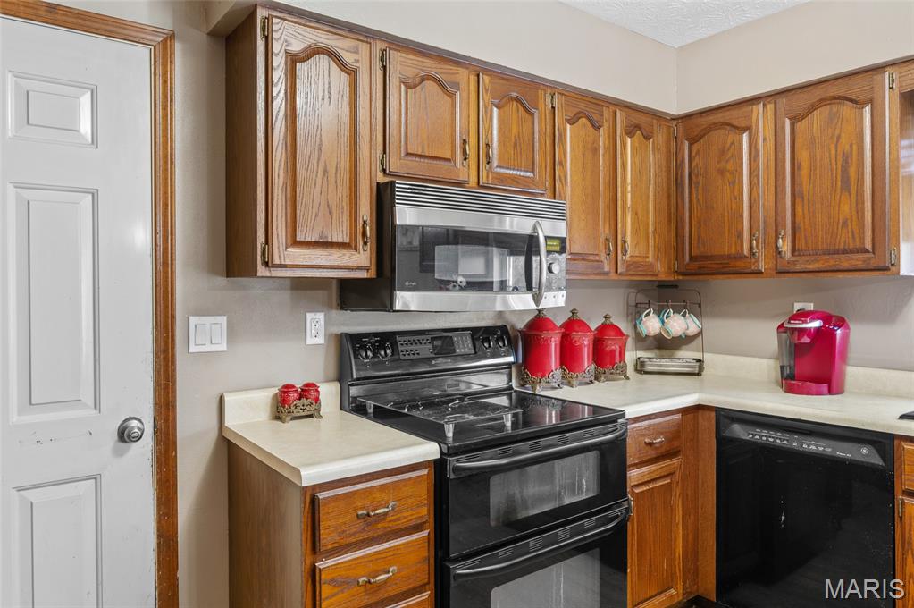 963 Long Branch Road Troy, IL 62294 - Photo 13 of 47