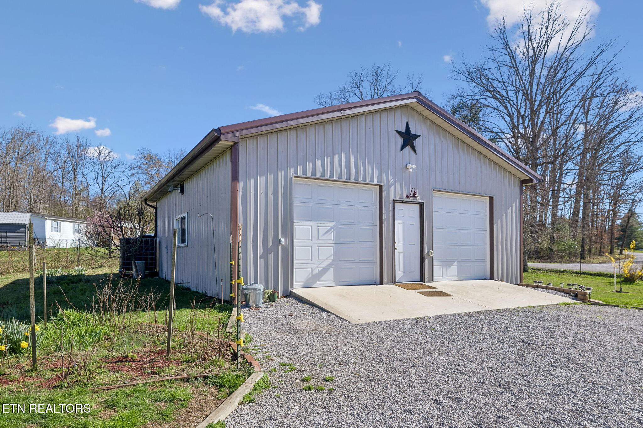 704 Pea Ridge Road Sunbright, TN 37872 - Photo 9 of 54 33-704 Pea Ridge Rd - 031
