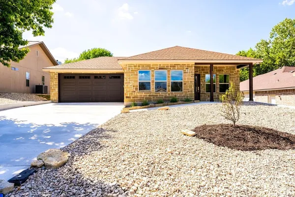 $420,000 | 706 Oak Valley Drive, Kerrville, TX 78028