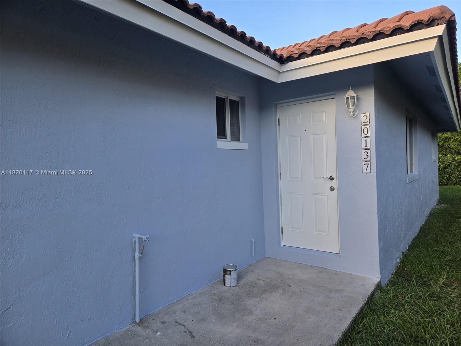 20137 Southwest 88th Court, Unit 20135 Cutler Bay, FL 33189 - Photo 21 of 33 a view of a hallway