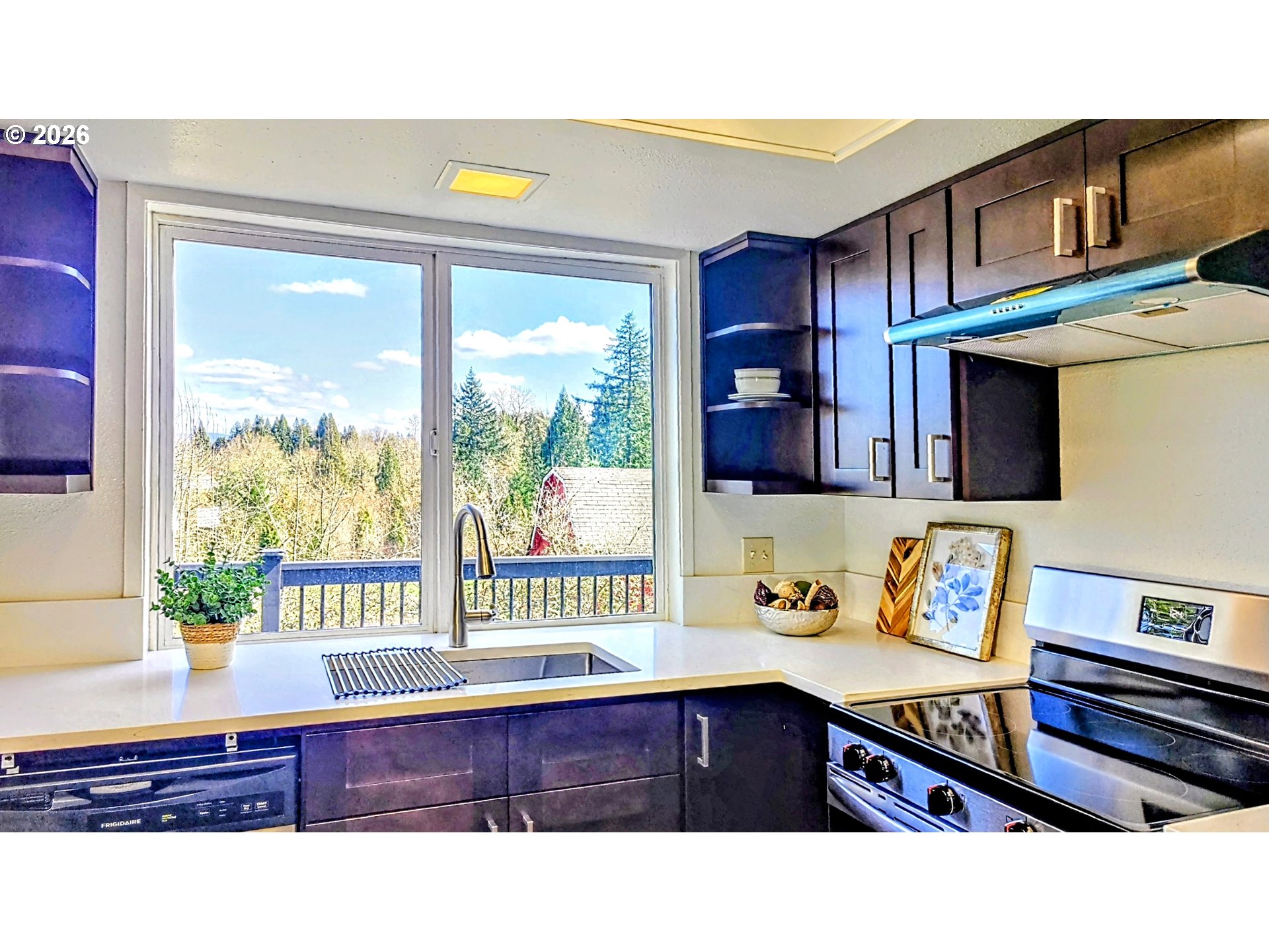 7326 Southeast 252nd Avenue Gresham, OR 97080 - Photo 11 of 38 Kitchen