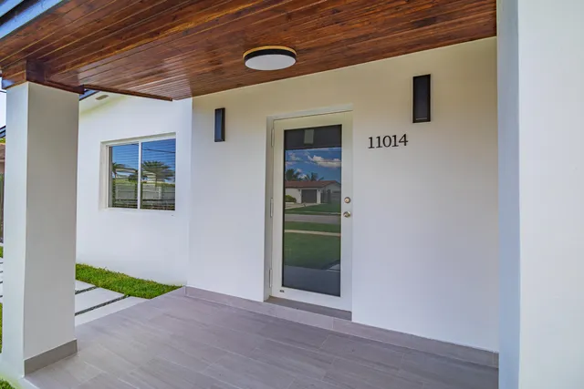 $995,000 | 11014 Westwood Lake Drive, Miami, FL 33165