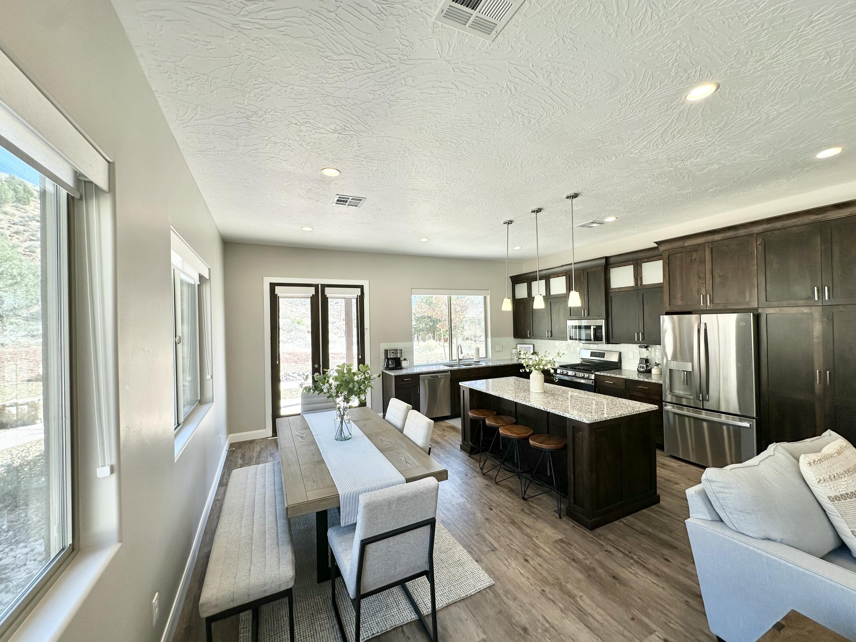 108 Trapper Circle, Unit C Springdale, UT 84767 - Photo 16 of 29 Dining & Kitchen