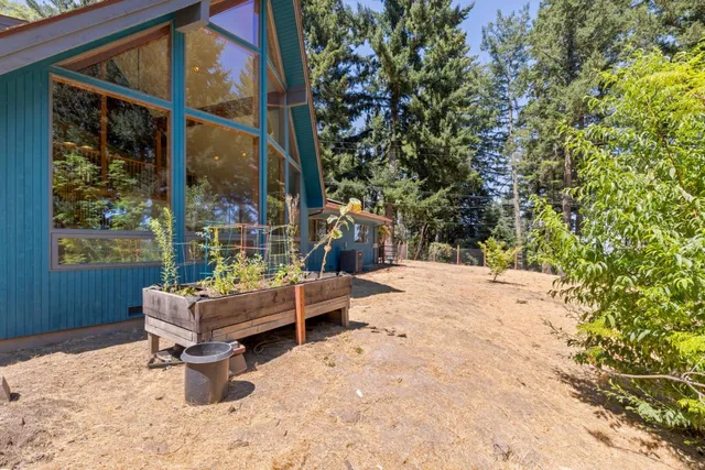 a view of a lake with houses