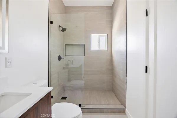 $999,999 | 10905 Dalerose Avenue, Unit B, Inglewood, CA 90304