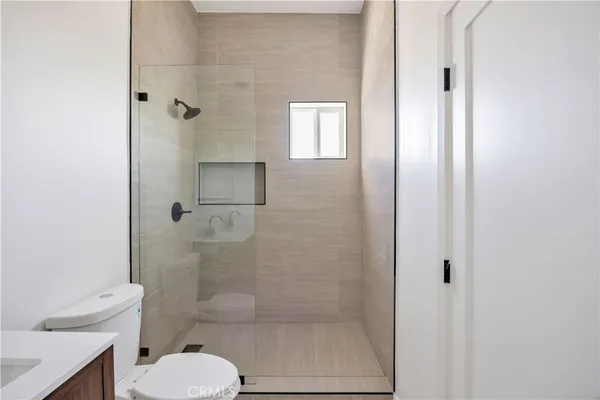 $999,999 | 10905 Dalerose Avenue, Unit B, Inglewood, CA 90304