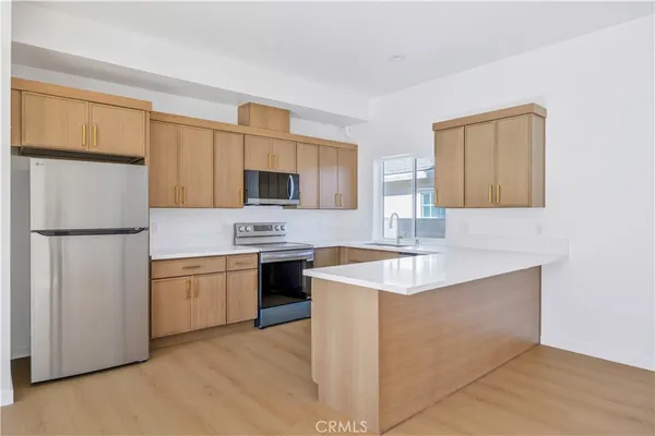 $999,999 | 10905 Dalerose Avenue, Unit B, Inglewood, CA 90304