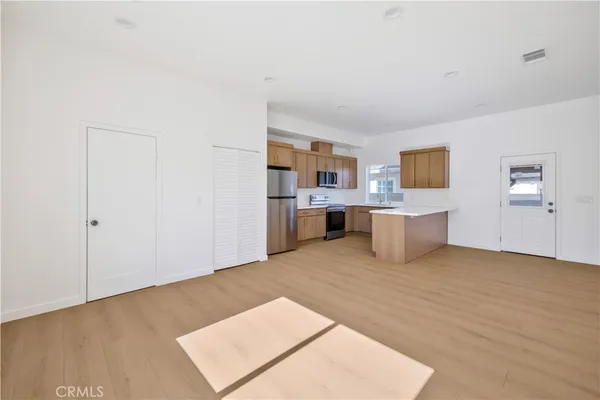 $999,999 | 10905 Dalerose Avenue, Unit B, Inglewood, CA 90304