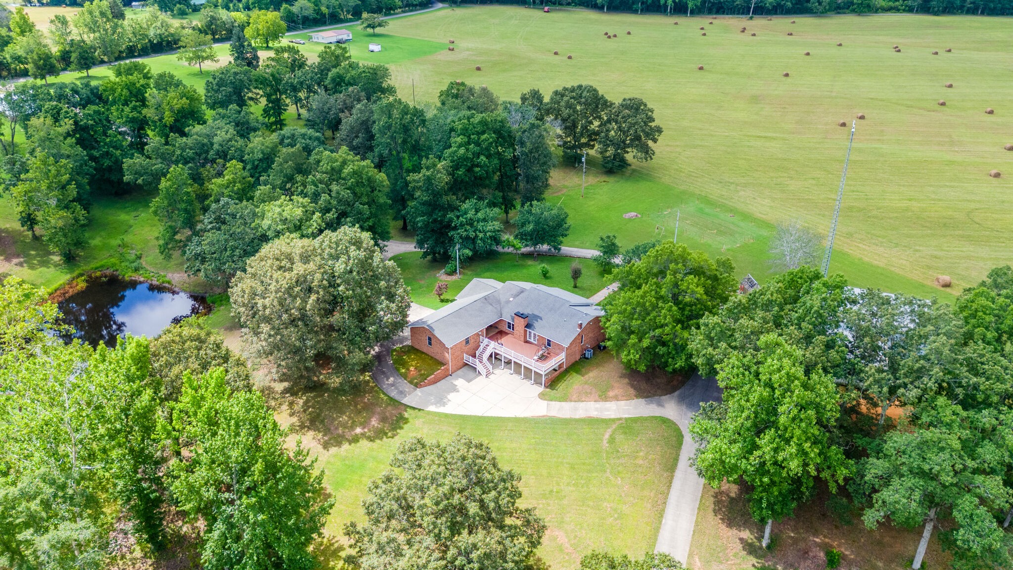 100 Diamond Drive McEwen, TN 37101 - Photo 8 of 43